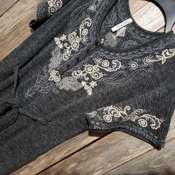 Bohemian Embroidered T-Shirt Dress
Boho Chic Grey Size M Monoreno Festival - Picture 2 of 7